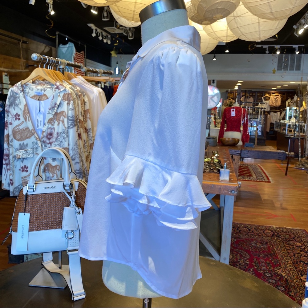 Frame Ruffle Sleeve Silk Blouse In Blanc - Picture 6 of 7